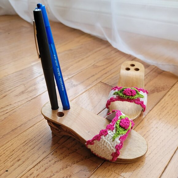 Pen Pencil Holder Set of Crochet Heel Tiki Carved Wood Crochet Knit Wedge - Picture 8 of 10